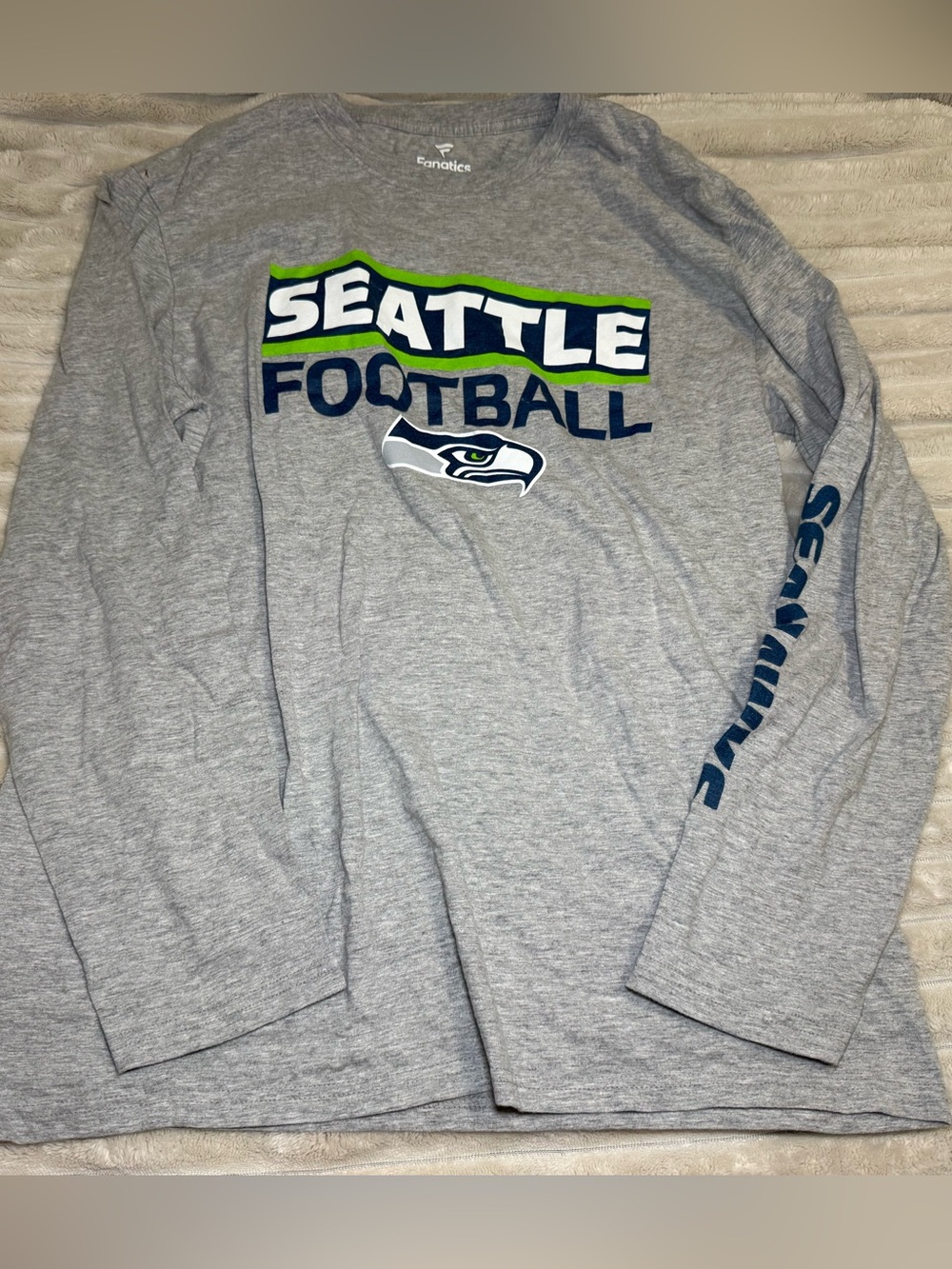 Seattle Seahawks long sleeved t shirt size L
